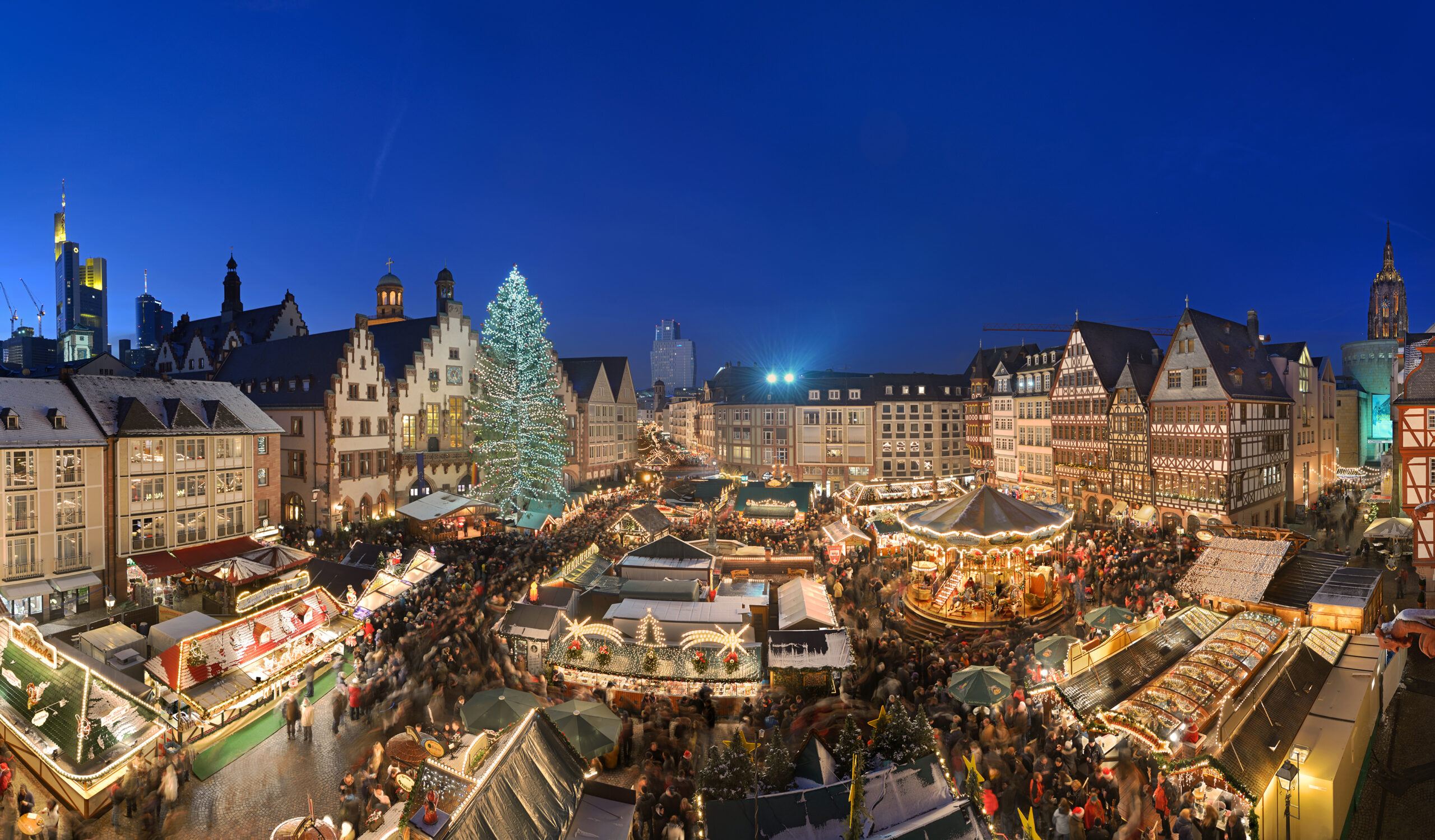 Francoforte si illumina di magia: tornano i mercatini di Natale nella città sul Meno