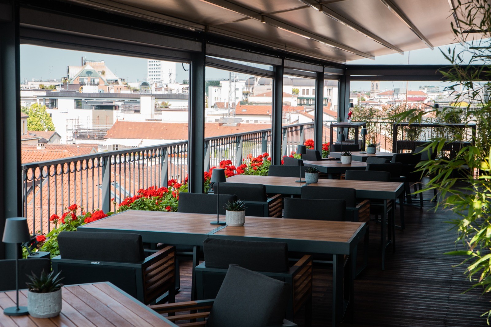 Cena vista Brera. Riapre la Sky Terrace dell’Hotel Milano Scala.