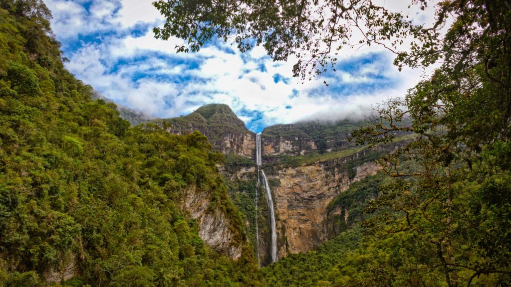 Vista panorámica de la catarata Gocta, Amazonas,  © Renzo Tasso PROMPERÚ